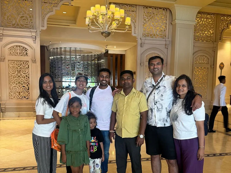 Malinga chauffeur profile with happy Sri Lanka travelers