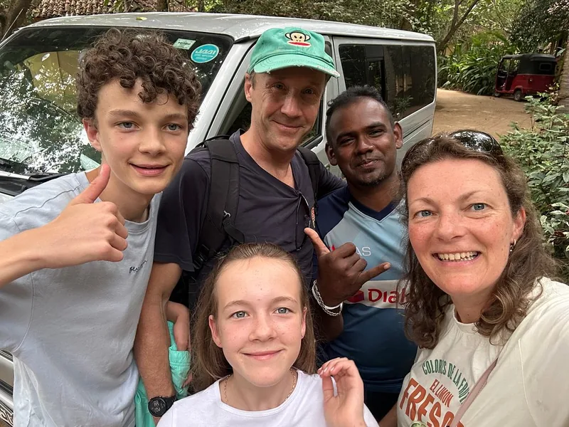 Malith chauffeur profile with happy Sri Lanka travelers